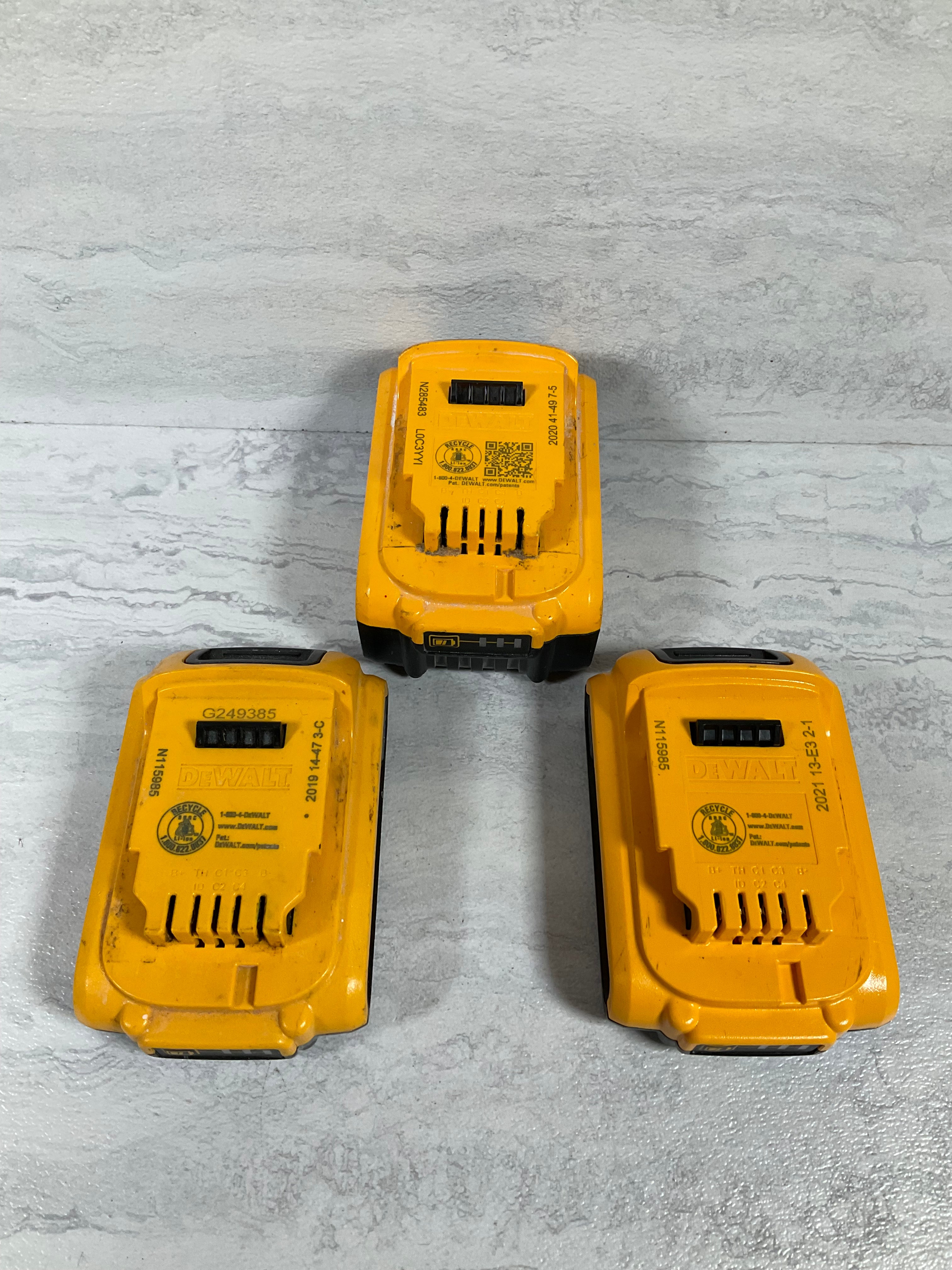 Lot of 3 DeWalt 20V Batteries, FOR PARTS (7197968007406)